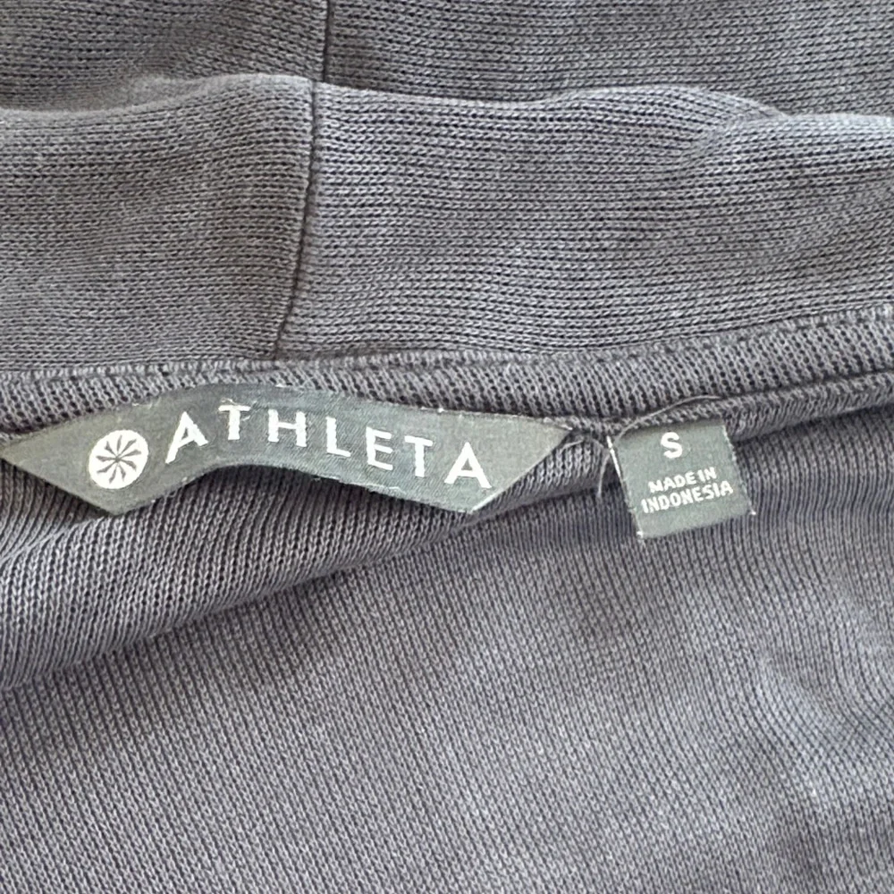 Women’s Athleta Yoga Wrap - Picture 3 of 3
